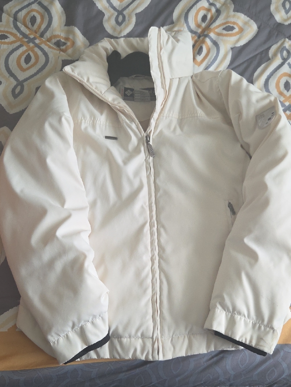 Women’s Cream Puffer Jacket - Lightweight Insulated Coat